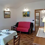 Сasa de vacaciones House Klarin With Sea View